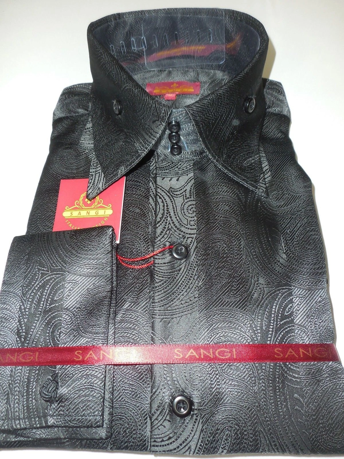 Fantastisk paisley skjorte - Sangi 1043, glat sort og elegant design.